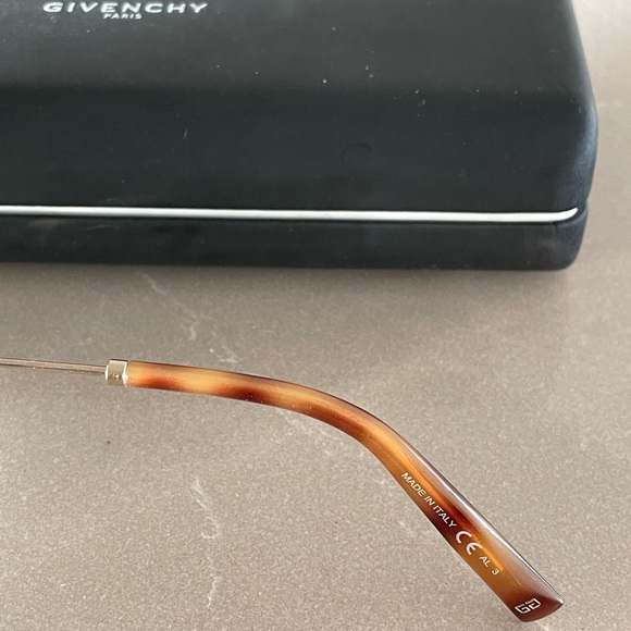 Givenchy GV 7162 Sunglasses - Picture 2 of 5